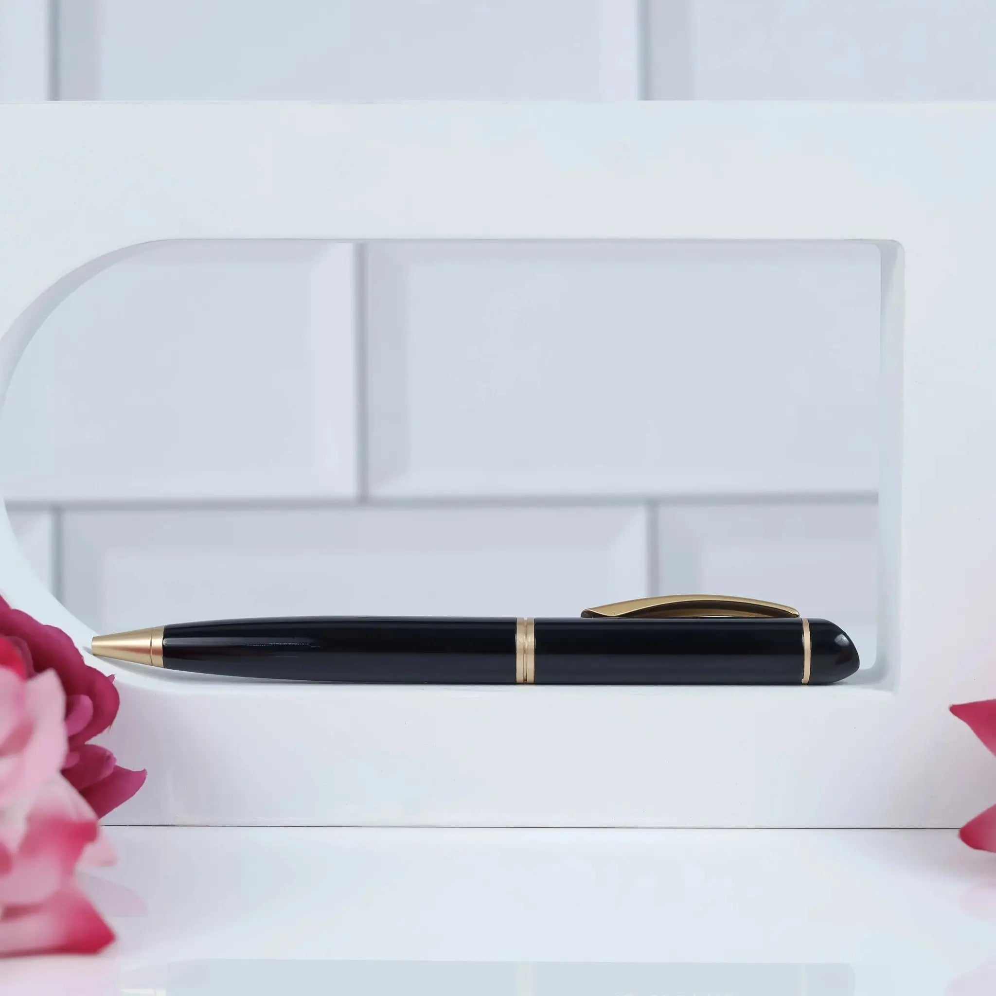 Personalized Black Pen with Gold Trim - A Sophisticated Writing… thumbnail 2